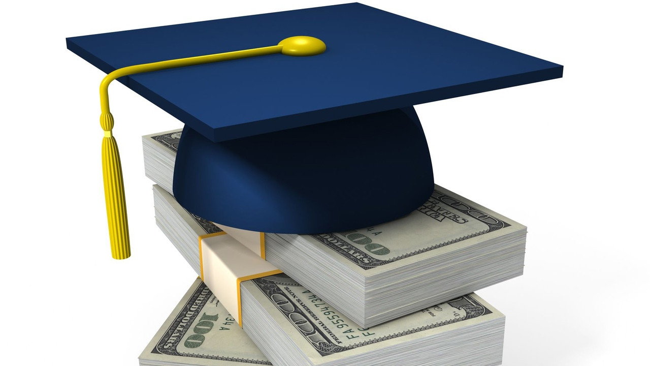 Многодетным малоимущим семьям предоставят компенсацию за платное обучение в колледжах