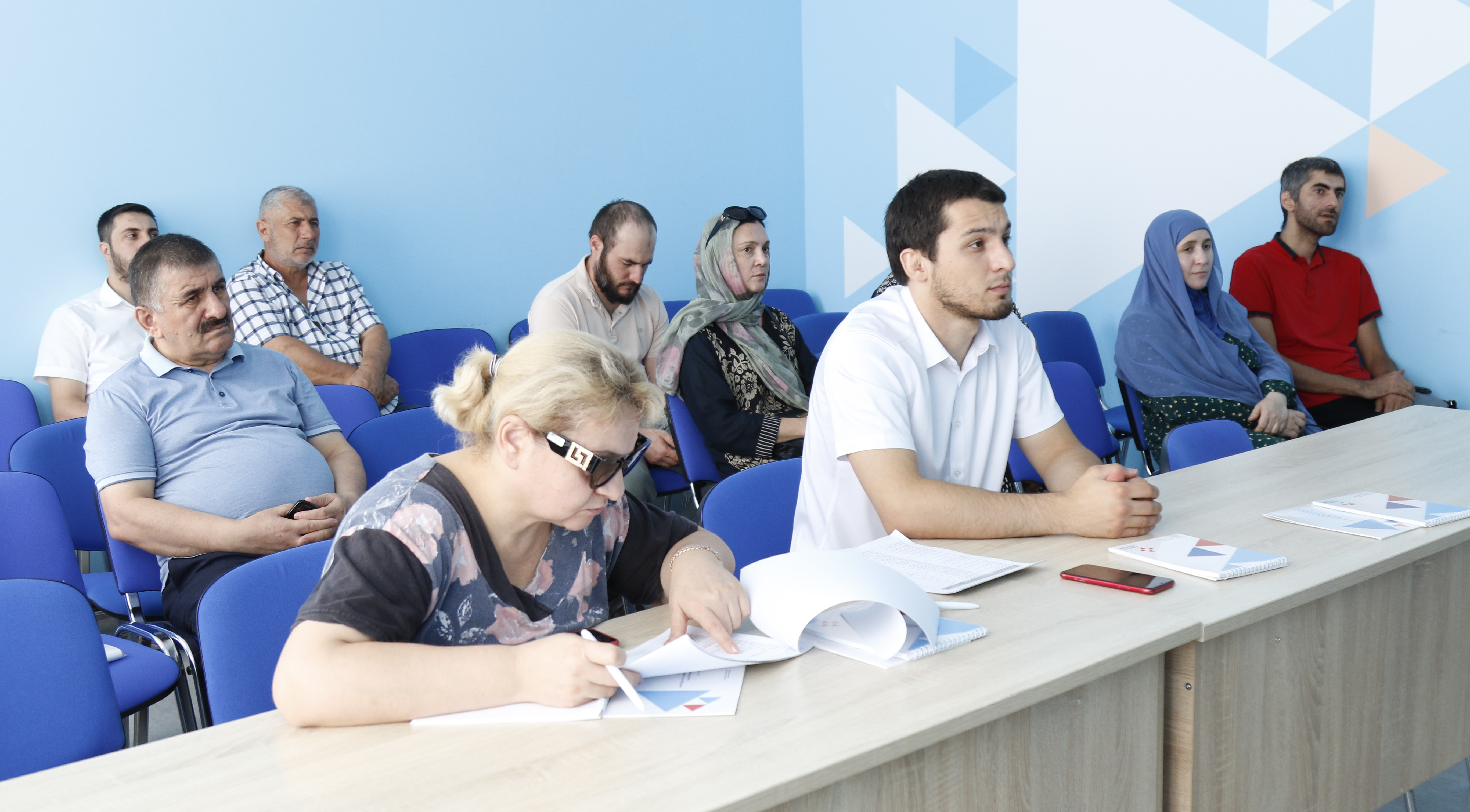 В Центре занятости Махачкалы в режиме ВКС со Ставропольским краем состоялась Межтерриториальная ярмарка трудоустройства