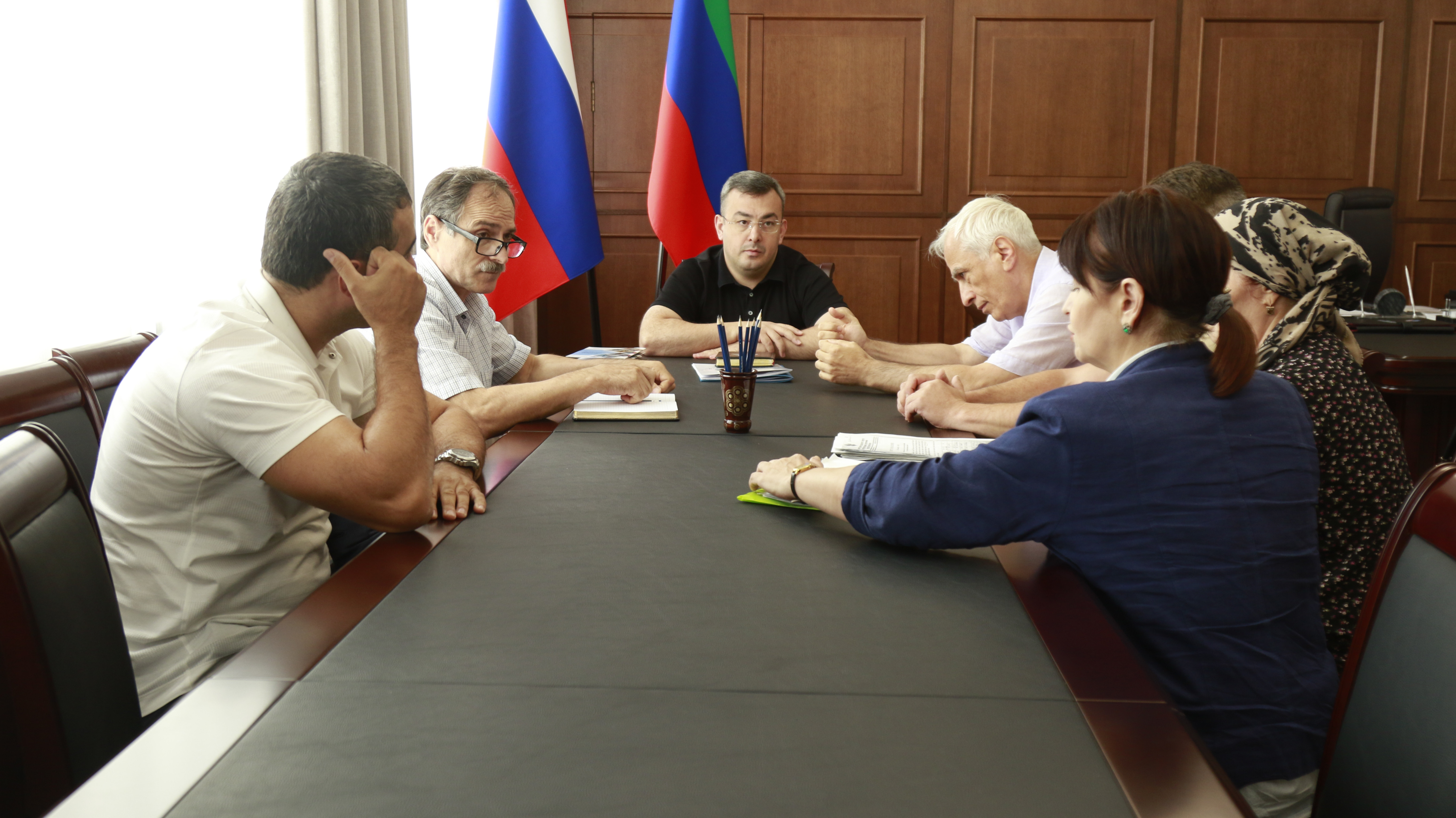 Министр труда и соцразвития Дагестана встретился с матерью участника СВО