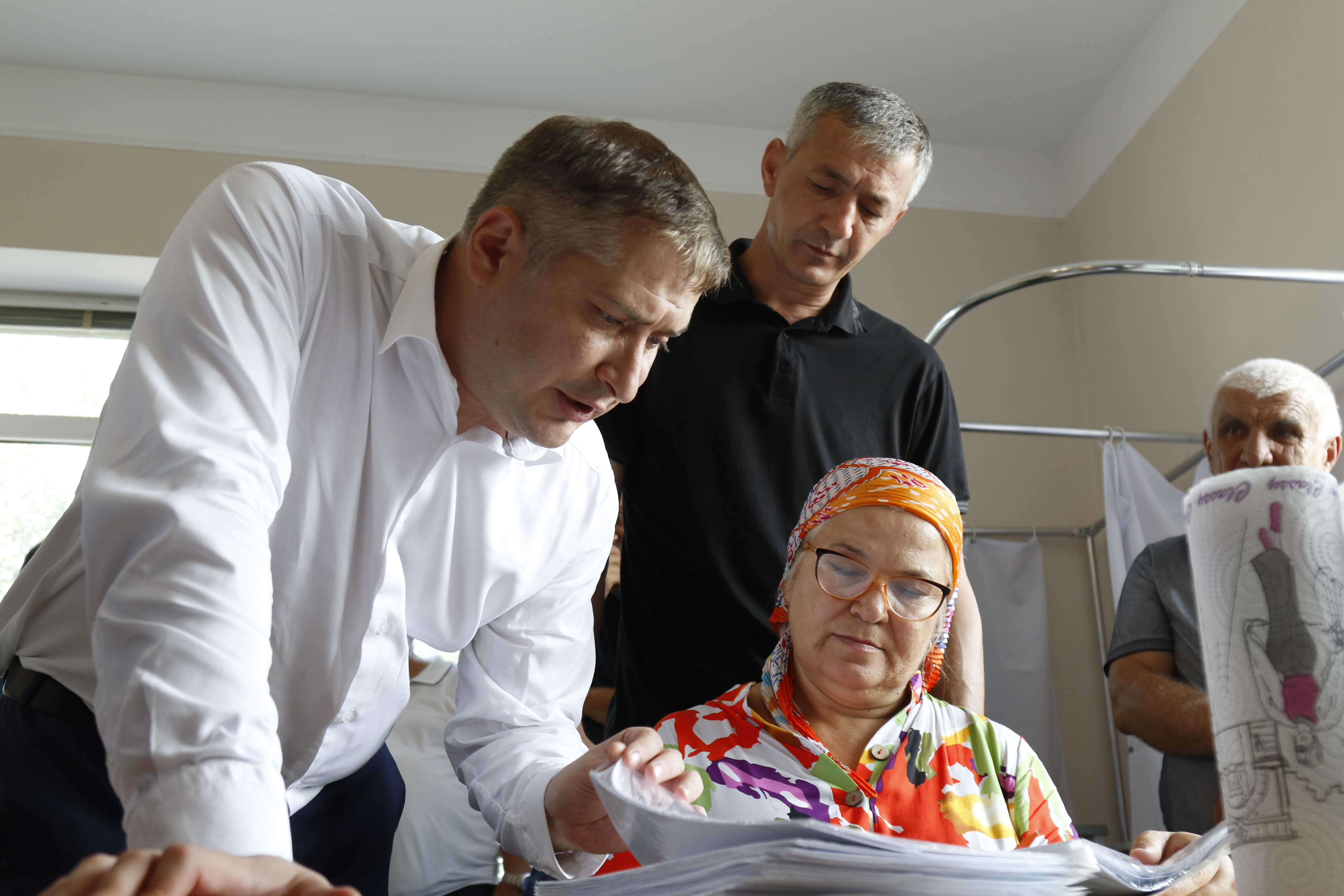 Мурад Казиев ознакомился с работой комиссии по приему заявлений от пострадавших в ходе взрыва