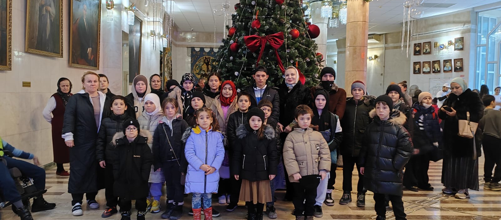 Подопечные Центра посетили Кумыкский театр г.Махачкала для просмотра спектакля «Маугли».