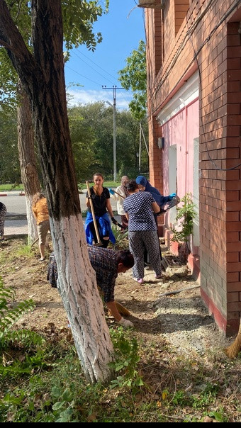 Субботник в Комплексном центре Кизлярского района.