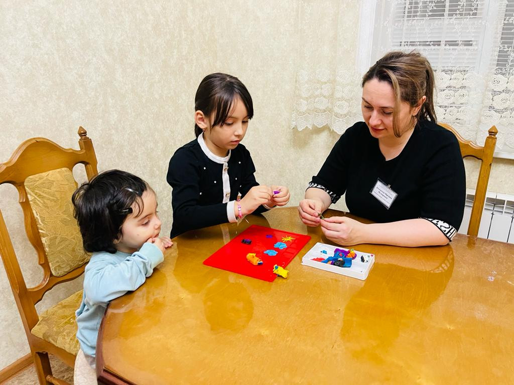 Специалист по работе с семьей Джалилова Марзият.