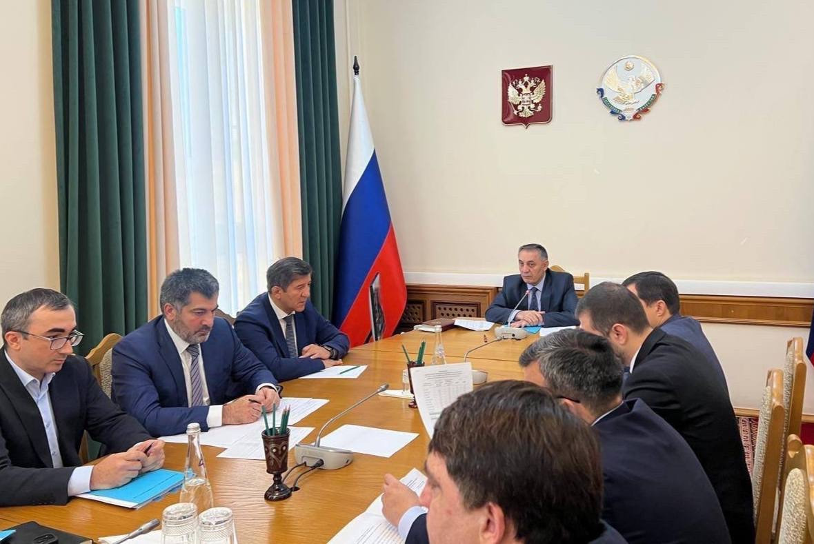 ? Реализацию «дорожной карты» по улучшению ситуации на рынке труда обсудили в Правительстве...