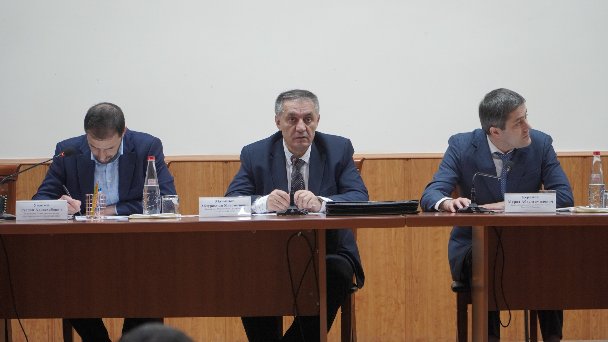 Под руководством заместителя председателя правительства Абдурахмана Махмудова состоялось совещание, посвящённое вопросам борьбы с нелегальной занятостью