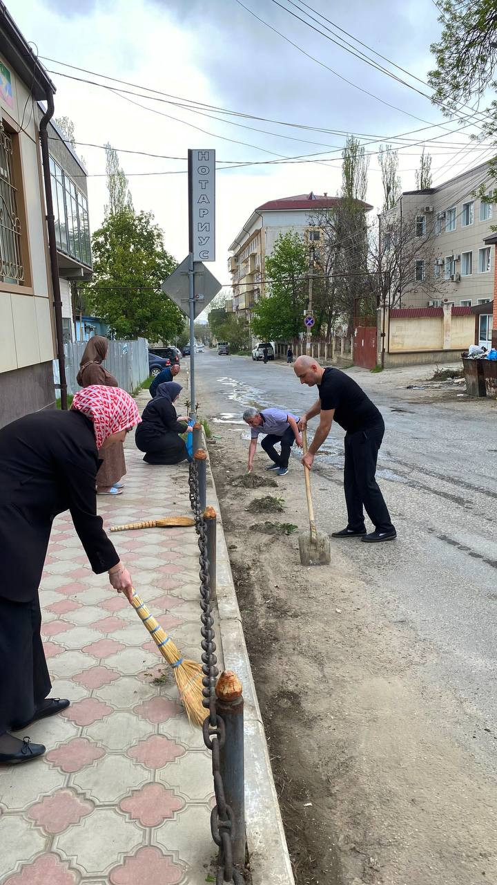 В Управление социальной защиты "города Буйнакск" состоялся общереспубликанский субботник.