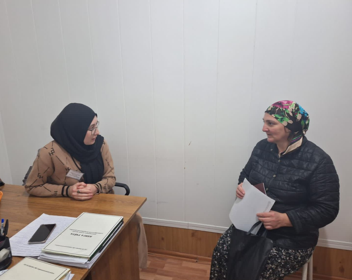 Специалист по реализации мероприятий по индивидуальной программе реабилитации и абилитации (ИПРА) инвалидов, Мирзамагомедова Патимат, осуществляет прием граждан.