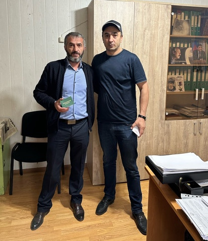 Вручение удостоверения  "Ветеран труда"