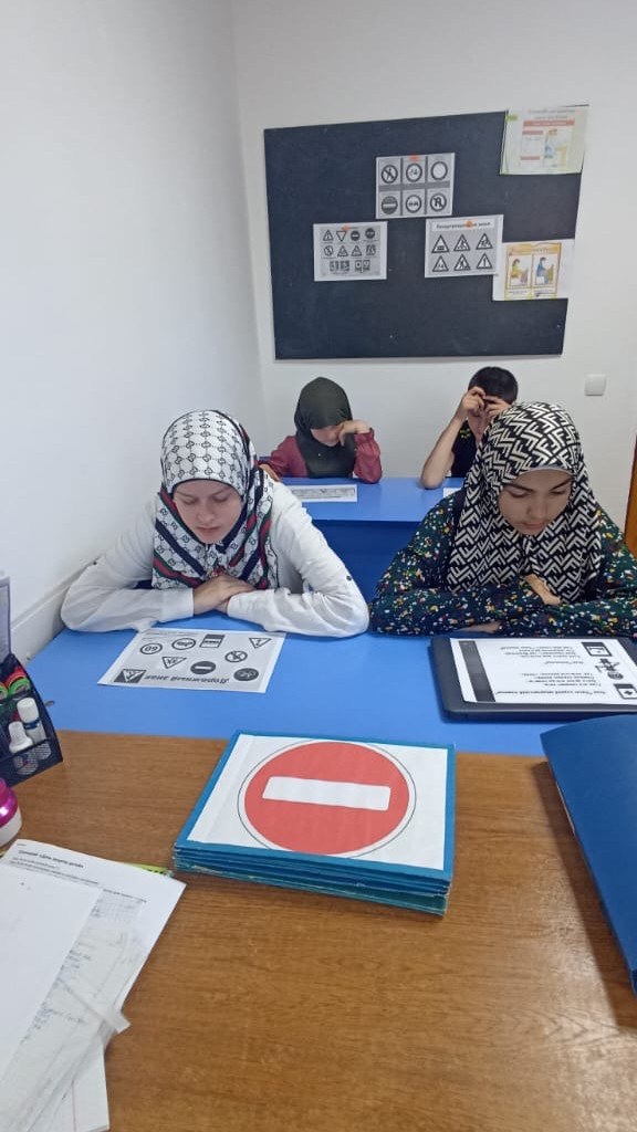 Занятие "Знатоки ПДД"