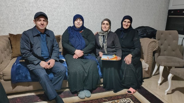 Семью поздравили с  праздником "День отца"