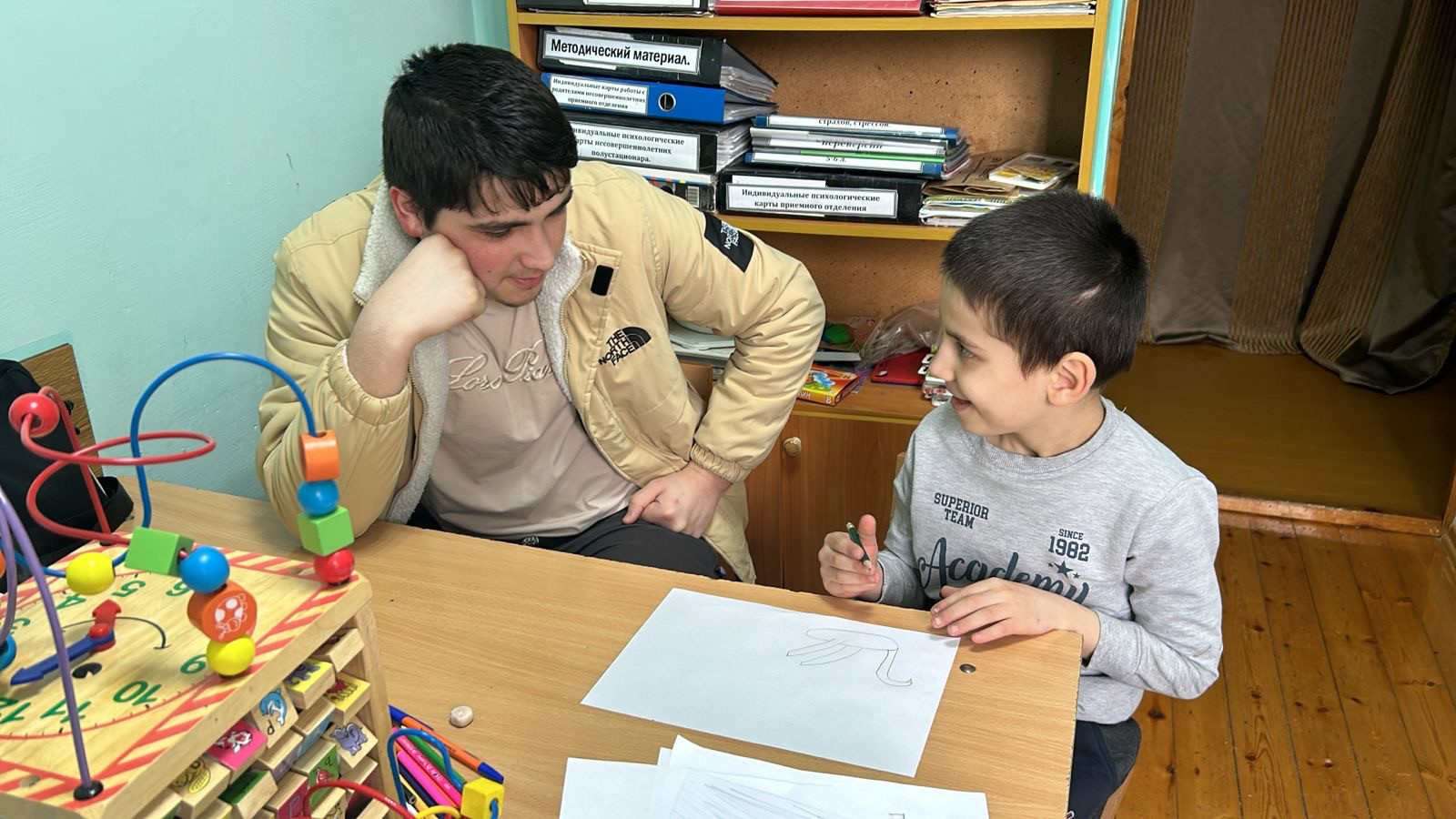 Студенты-практиканты провели тесты с несовершеннолетними Центра