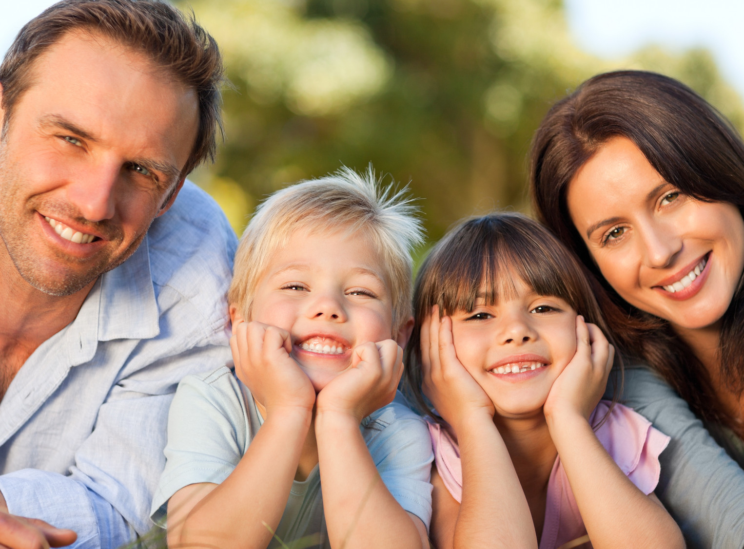 Минтруд РД напоминает многодетным семьям о компенсации части расходов на образование детей по программам на платной основе