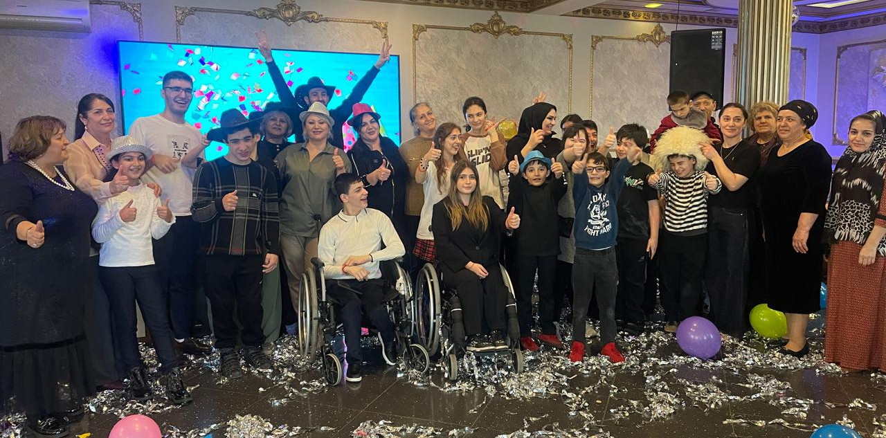 В Международный день инвалидов Комплексный центр Дербента организовал благотворительный обед для 20 детей