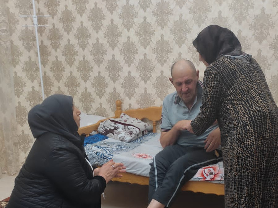 Социальные работники Минтруда в Буйнакском районе обеспечили 211 пожилых граждан медобследованием на дому