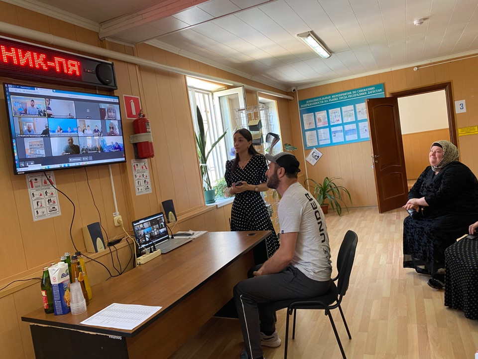 В центре занятости Кизилюртовского района прошла ярмарка вакансий для желающих трудоустроиться за пределами республики