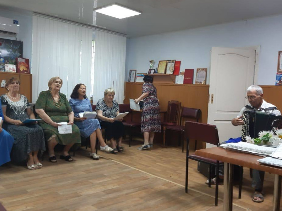 Трудовые будни в отделении социального обслуживания граждан пожилого возраста и инвалидов в полустационарной форме.