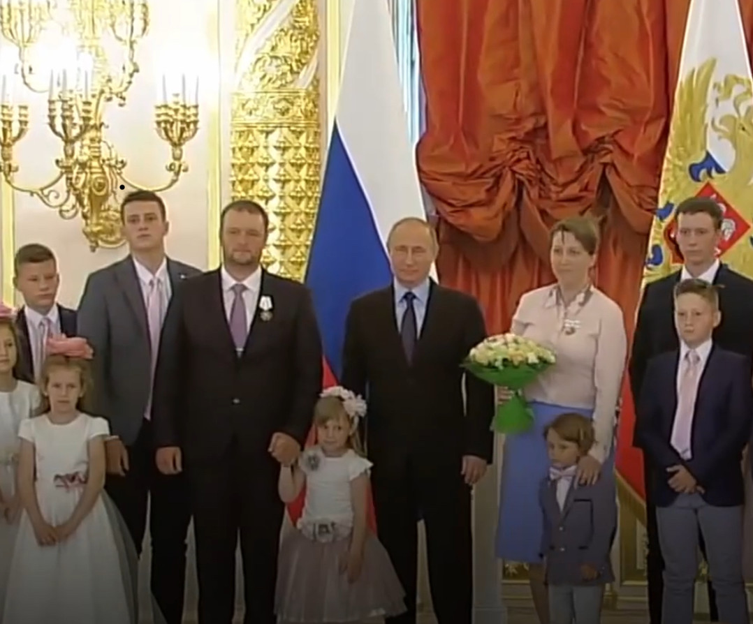 Владимир Путин подписал указ о мерах соцподдержки многодетных семей