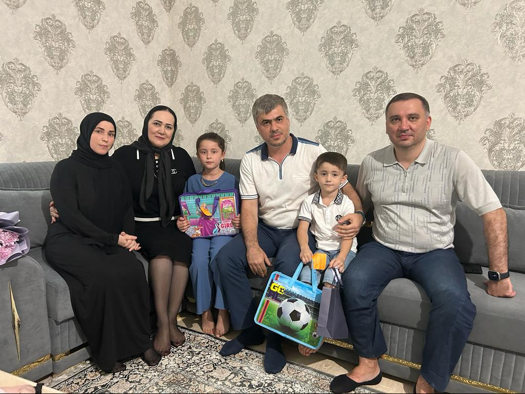 Комплексный центр соцобслуживания в Карабудахкентском районе проводит акцию "Собери ребенка в школу"