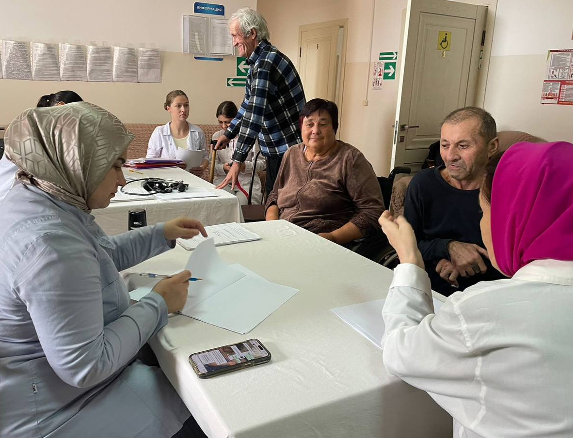 Диспансеризации для представителей старшего поколения.