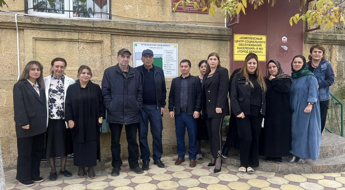 Исамудин Гаджимурадов считает сделанный выбор правильным. В зону специальной военной операции бойца провожали всем коллективом