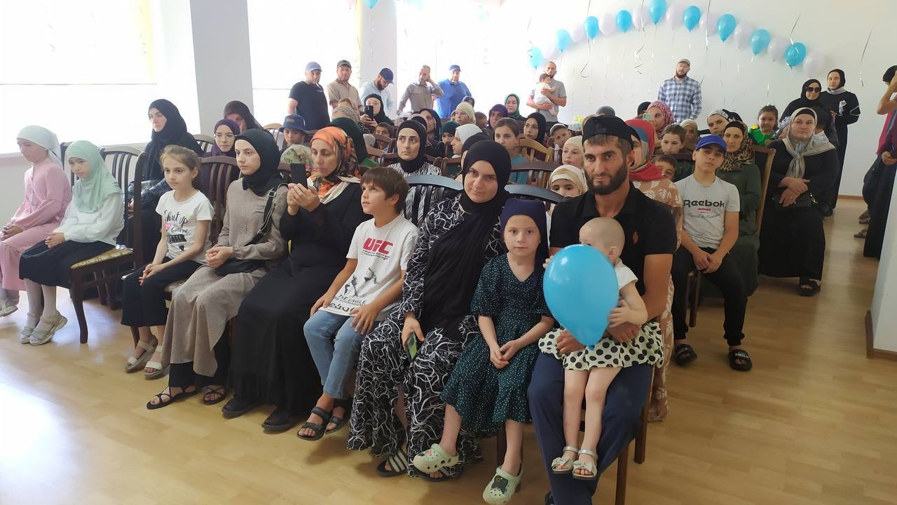 В рамках участия во Всероссийской акции «Помоги пойти учиться» ГБУ РД КЦСОН в МО «Унцукульский район» собрали портфели с канцелярскими принадлежностями 72 детям.