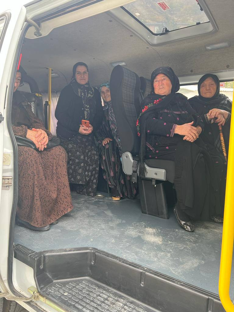 На днях мобильной бригадой была совершена поездка вместе с подопечными пожилыми в поликлинику для прохождения медицинского осмотра.