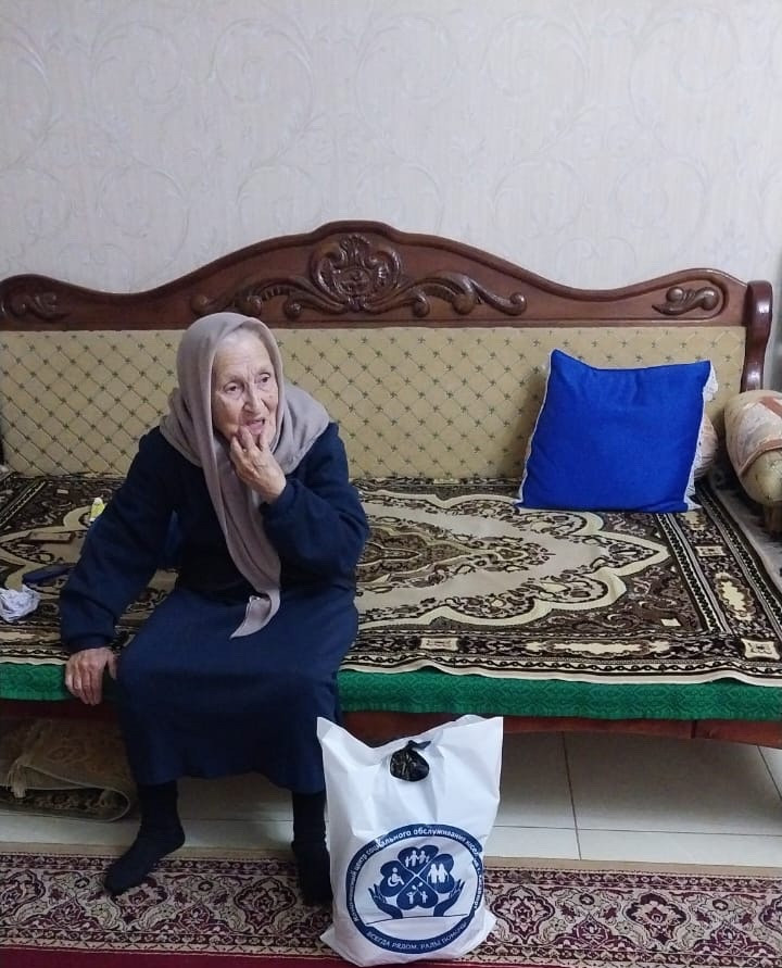 Поздравление ветеранов с Днем учителя