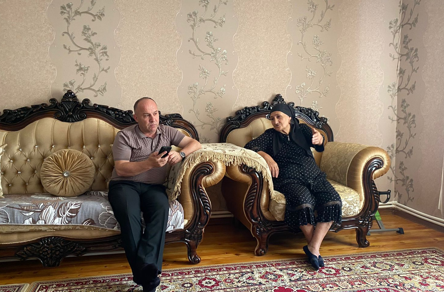 Директор Центра навестил многодетную мать, сыновья которой проходят службу в зоне СВО.