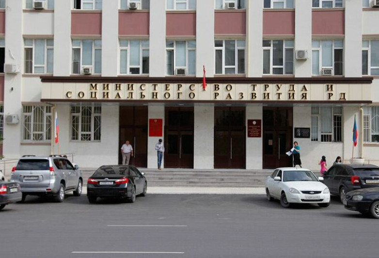 Минтруд РД напоминает многодетным нуждающимся семьям о праве получения автотранспорта.