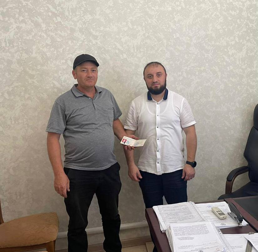 Церемония вручения удостоверения о присвоении звания "Ветеран труда".