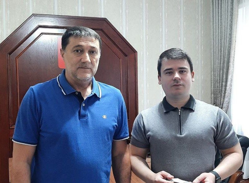 Вручение удостоверения.