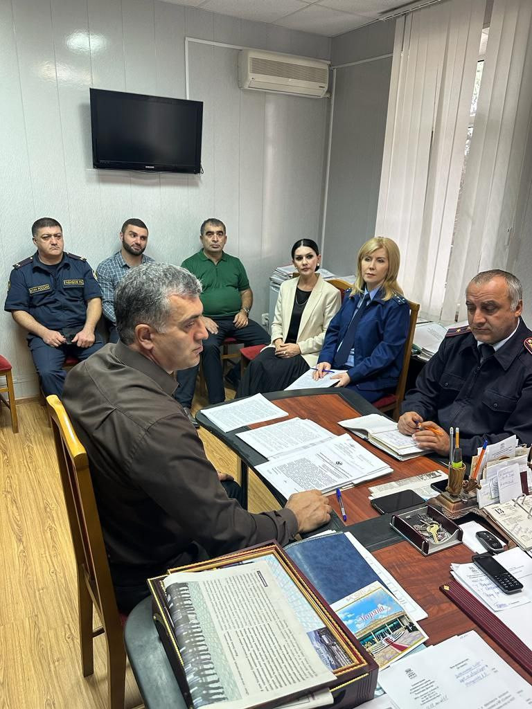 На очередном заседании Комиссии по делам несовершеннолетних