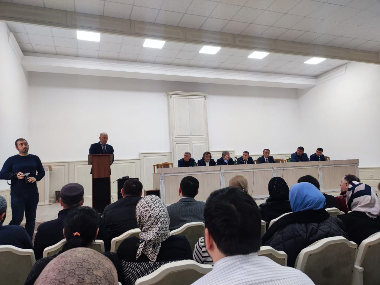 В актовом зале мэрии Кизилюрта прошла расширенная встреча