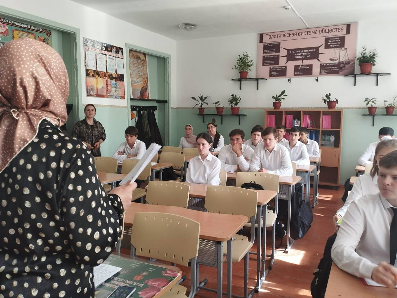 Проведение профориентационных мероприятий  «Профессиональный компас - 24» среди молодёжи, в том числе выпускников общеобразовательных организаций