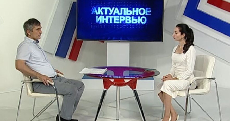 На площадке ГТРК «Дагестан» Билал Магомедов ответил на вопросы журналистов по теме заключения социального контракта