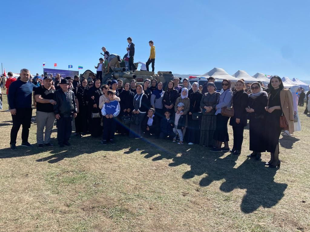Выезд членов семей участников СВО в Казбековский район, на мероприятие, посвященное 80-й годовщине победы в Битве за Кавказ