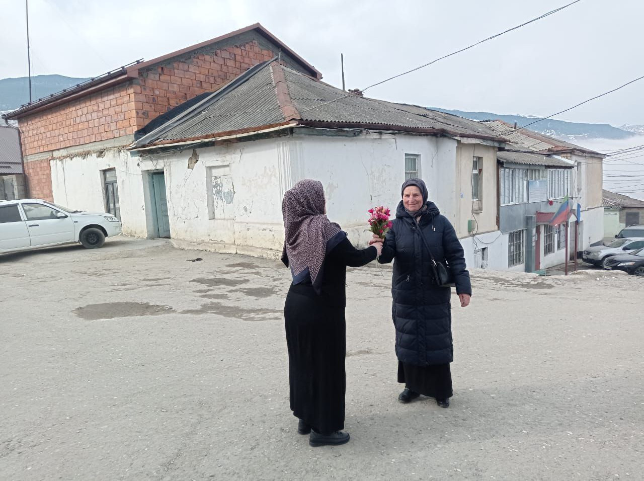 Акция "Дарите женщинам цветы"