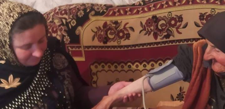 Шакират Базаевой в этом году оказано около 1500 социальных услуг подопечным Центра соцобслуживания в Кулинском районе