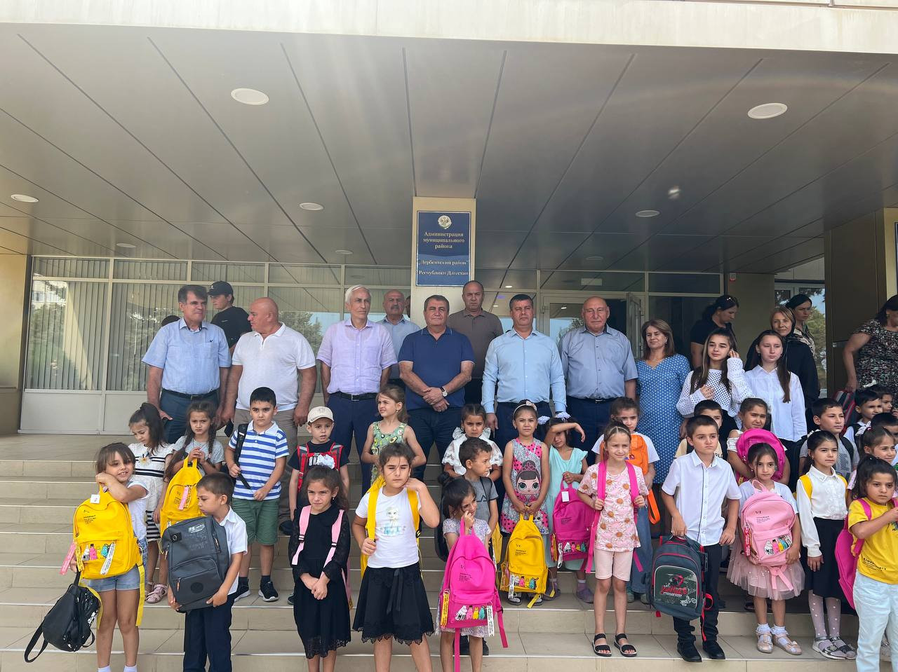 Центр обслуживания населения Минтруда Дагестана в Дербентском районе, подготовил к школе 230 первоклашек