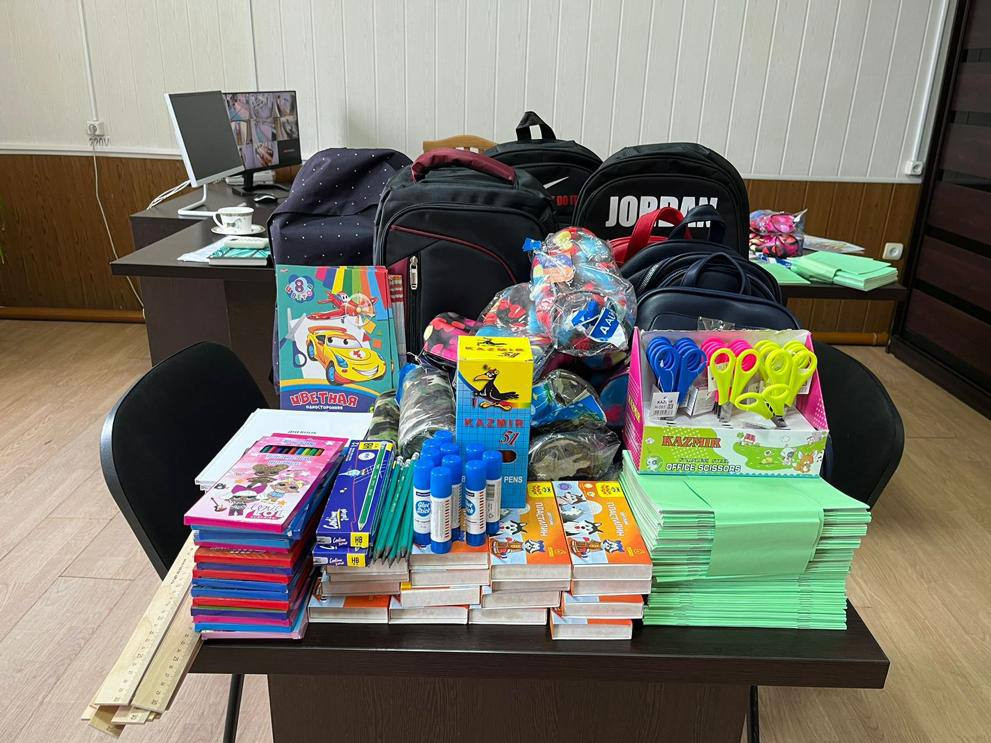 Комплексный центр соцобслуживания населения в Дербенте провел благотворительную акцию «Собери ребенка в школу».