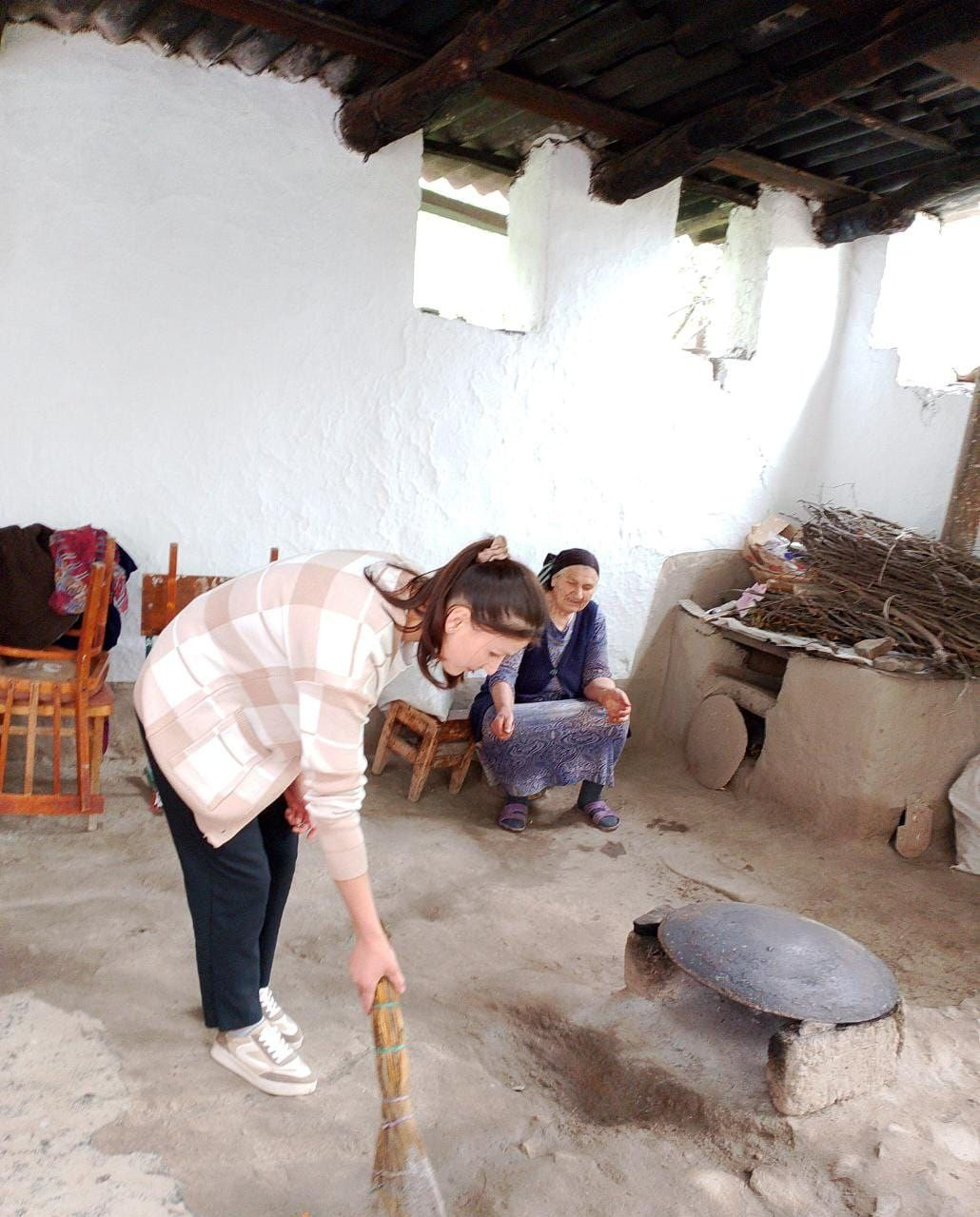 Оказание социально бытовых услуг.