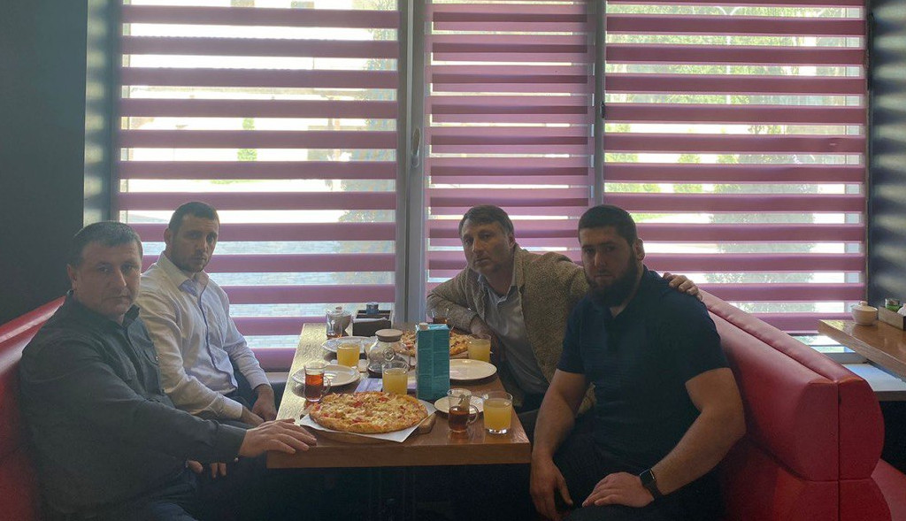 Директор УСЗН провел встречу с прибывшим на отпуск участником СВО