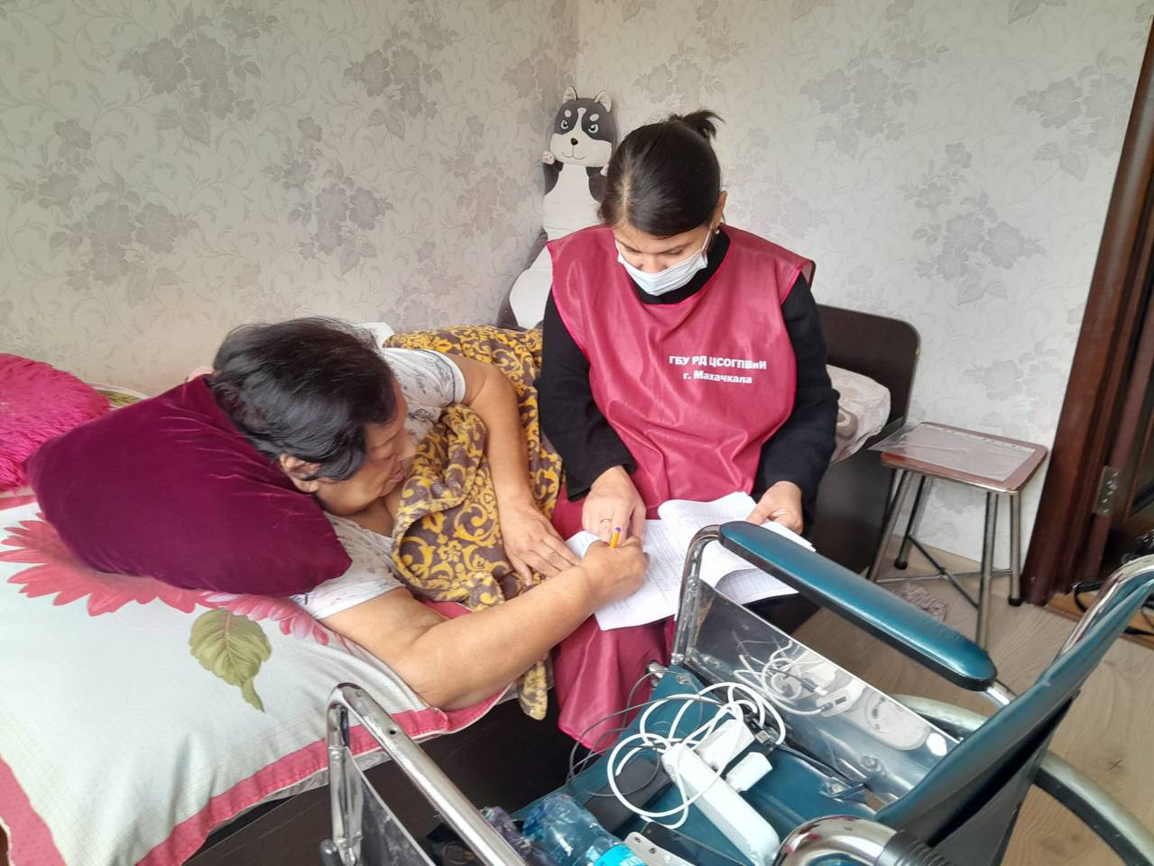 Рабочие будни социального работника.