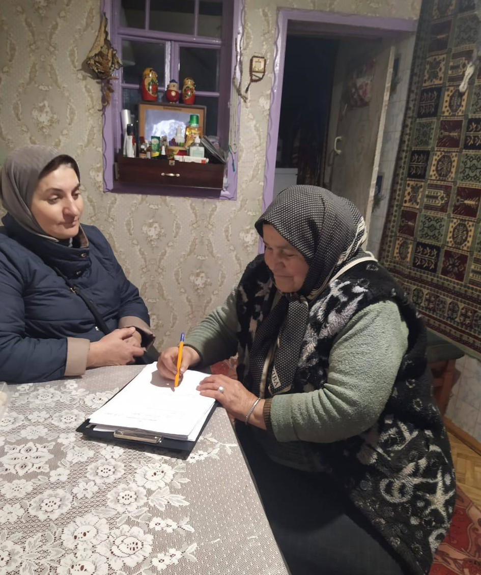 Вчера, состоялся выезд заведующих и специалистов по социальной работе по сёлам Кулинского района для проверки качества оказания предоставляемых социальных услуг, обслуживаемым гражданам пожилого возраста и инвалидам.