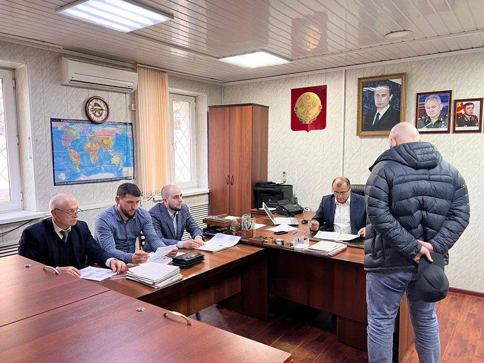 Рассмотрение личных дел призывников