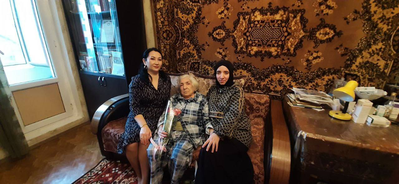 В преддверии Международного женского дня (8 Марта) адресное посещение.