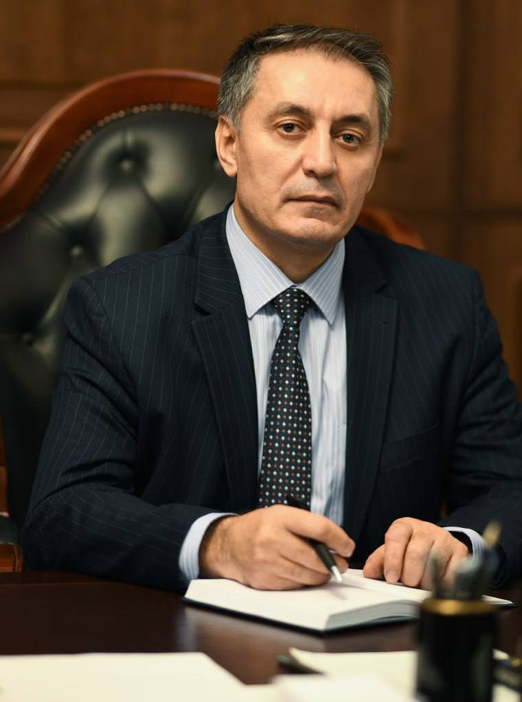 ?— Дорогие женщины! Примите самые сердечные поздравления с Международным женским днем!