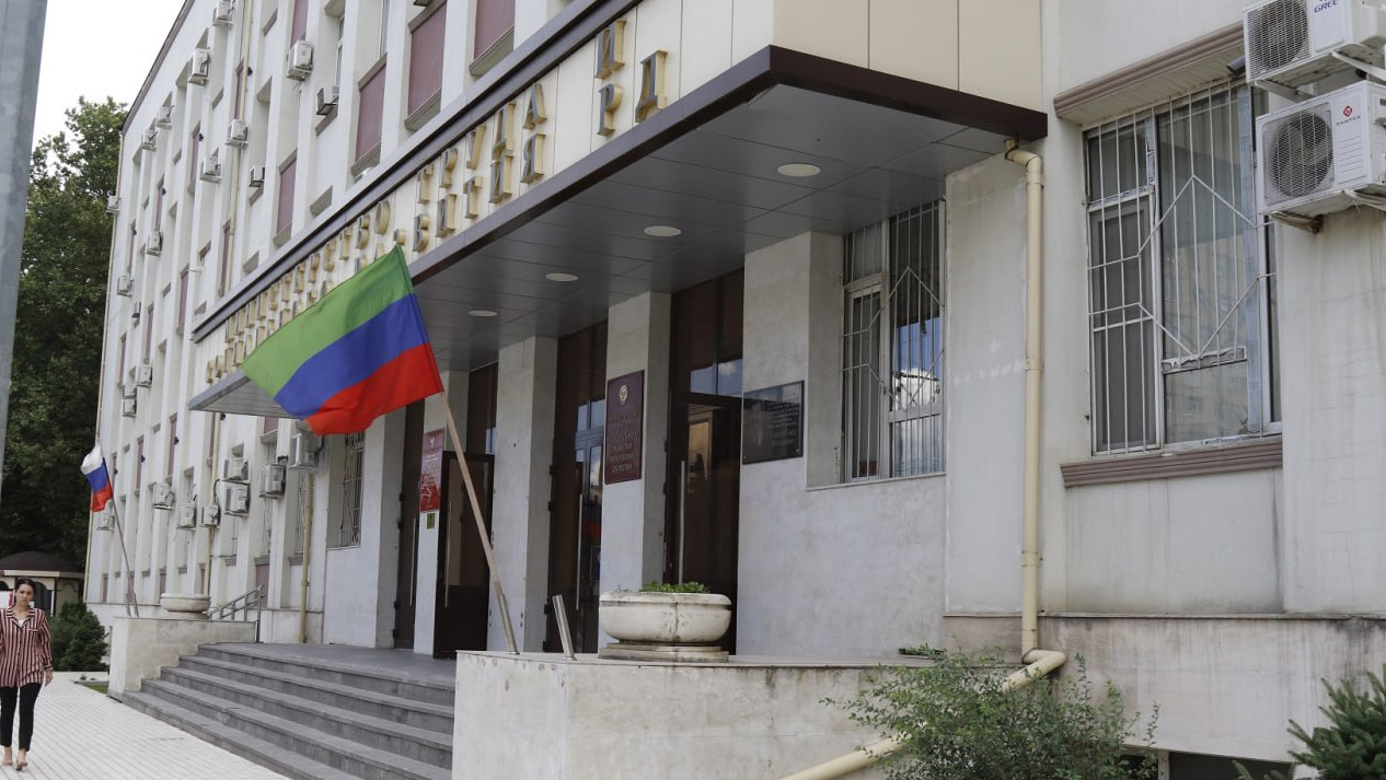 ⚡️Минтруда Дагестана обеспечило более 6,5 тысяч маломобильных граждан комфортными условиями для голосования.