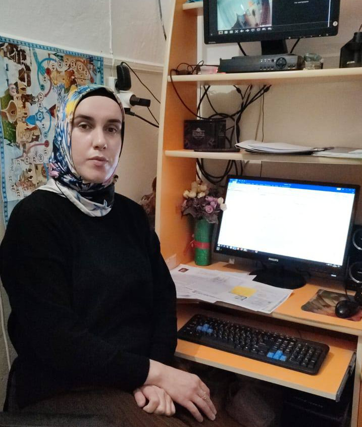 В центр занятости населения Казбековского района за помощью
в поиске работы обратилась дочь...