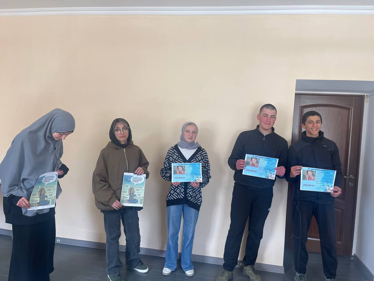 Работники Центра социального обслуживания населения Кулинского района проводят мероприятия, приуроченные ко дню Международного детского телефона доверия, который состоится 17 мая.